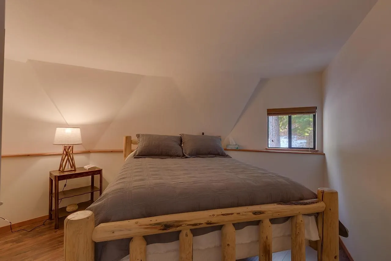 Semesterbostad The Snow Globe - Two Bedroom Home South Lake Tahoe USA