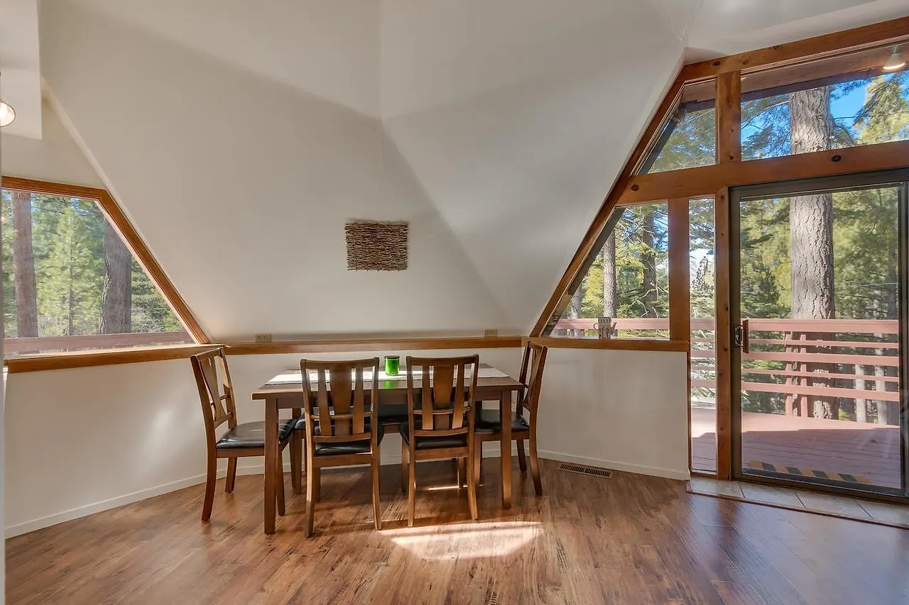 The Snow Globe - Two Bedroom Home South Lake Tahoe Semesterbostad